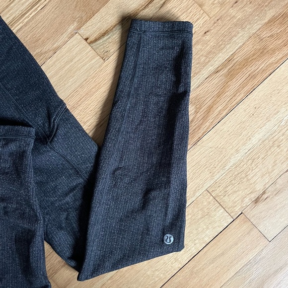Lululemonn pocketed leggings - Picture 2 of 3